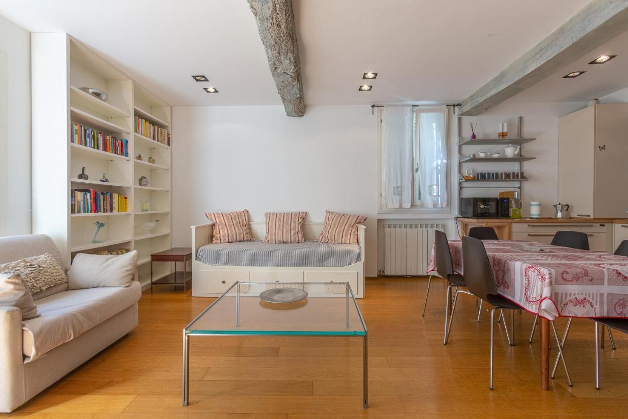 Pleasant Central Apartment With Garden Bolonya Dış mekan fotoğraf