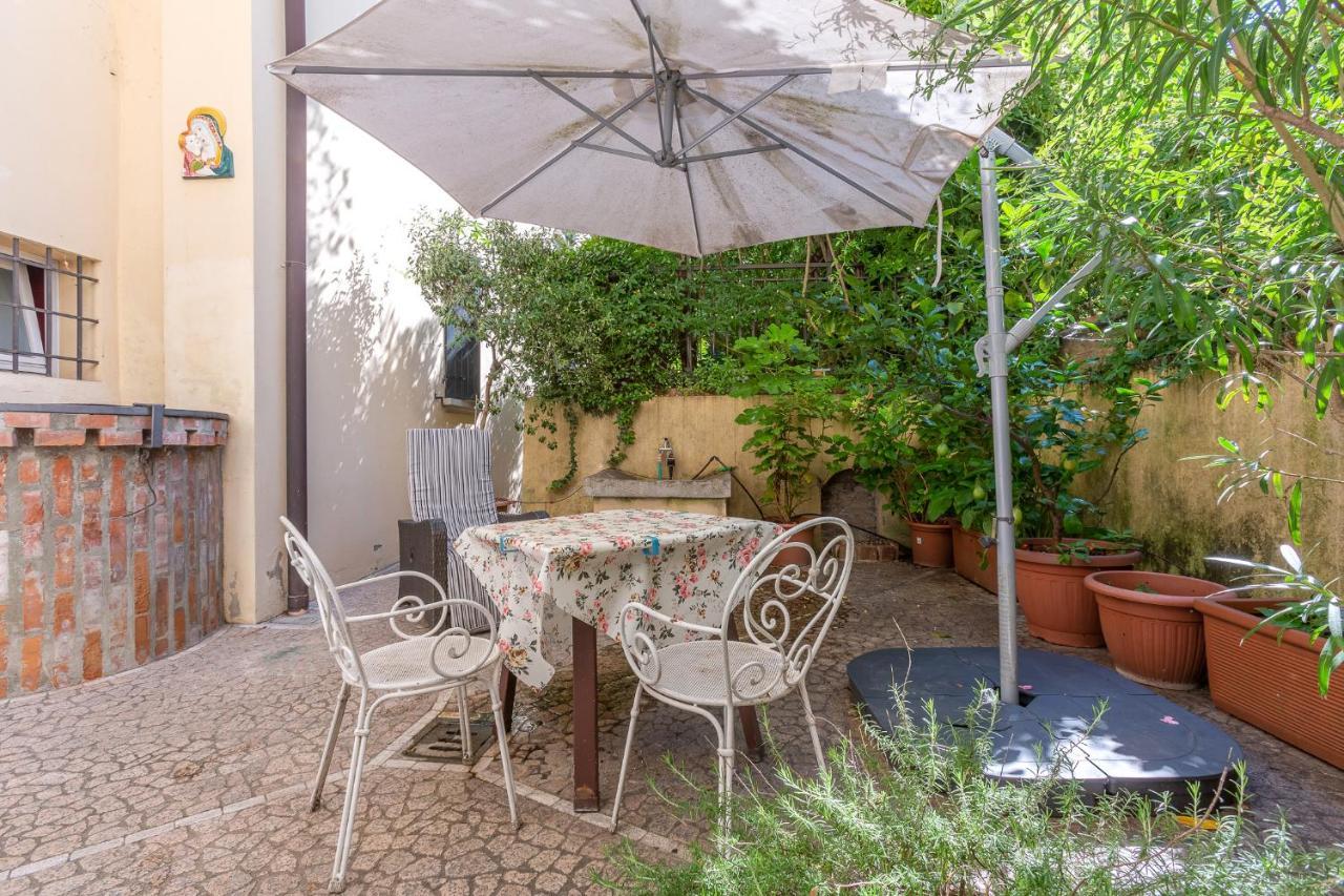 Pleasant Central Apartment With Garden Bolonya Dış mekan fotoğraf